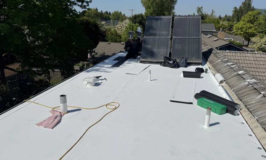 10 Warning Signs Your Roof Needs Repair Before Storm Season